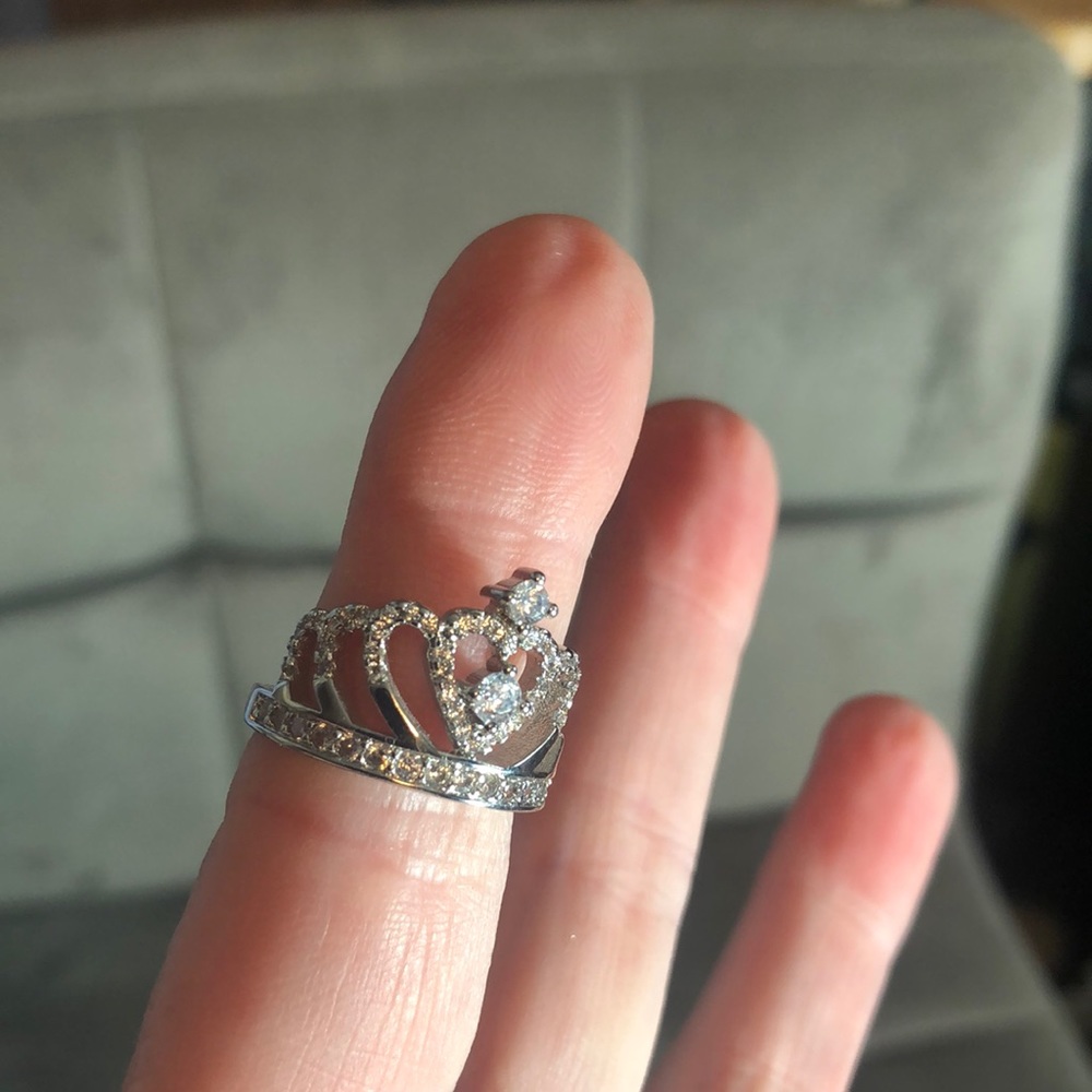 Beautiful Costume Jeweled Crown Ring